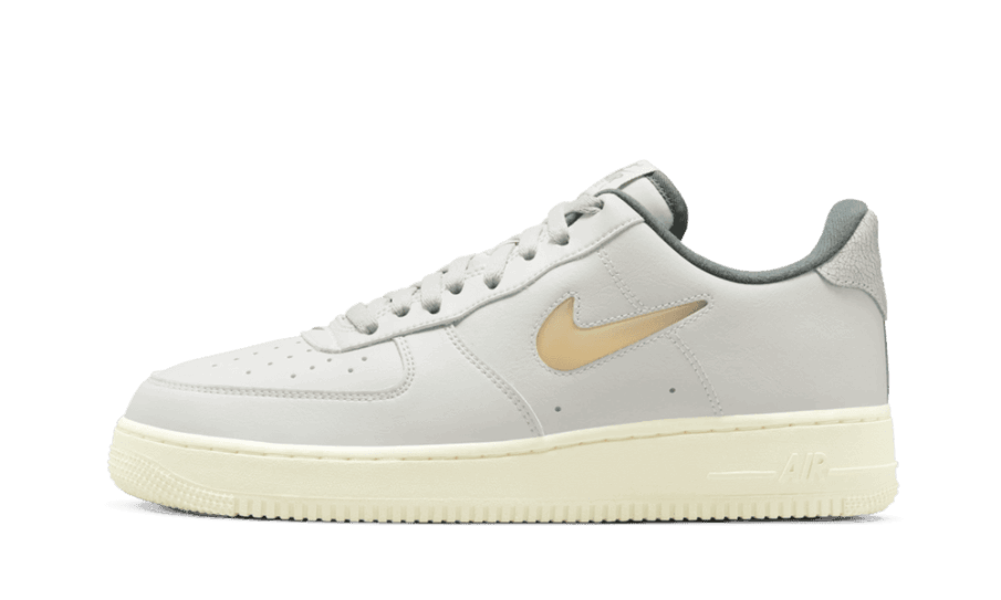 Genopfyld Nike Air Force 1 Low 07 Jewel Light Bone Kokosmælk
